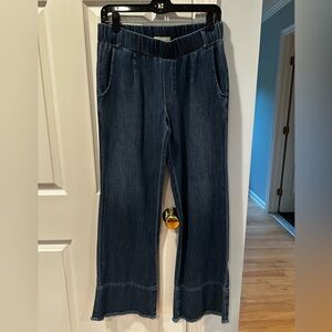 New condition Cloth & Stone jeans